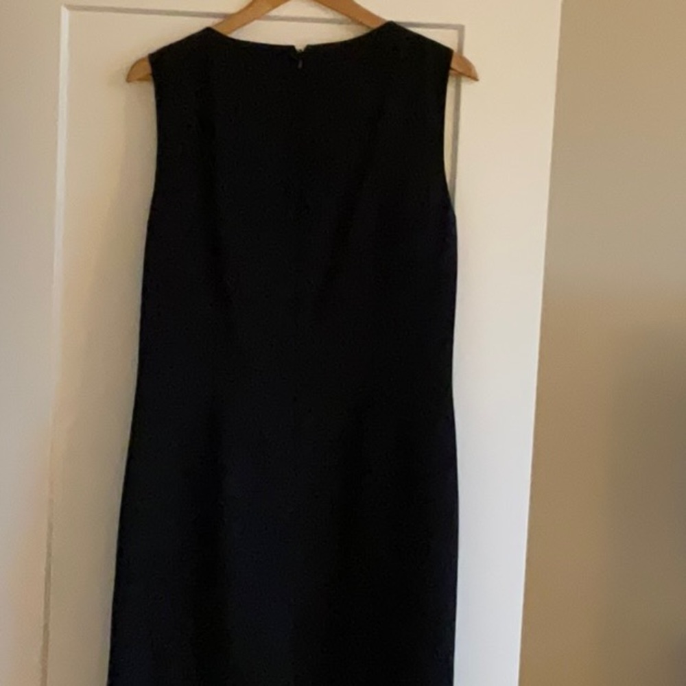CASUAL CORNER B/W SLEEVELESS DRESS -SIZE 16 - Picture 3 of 3